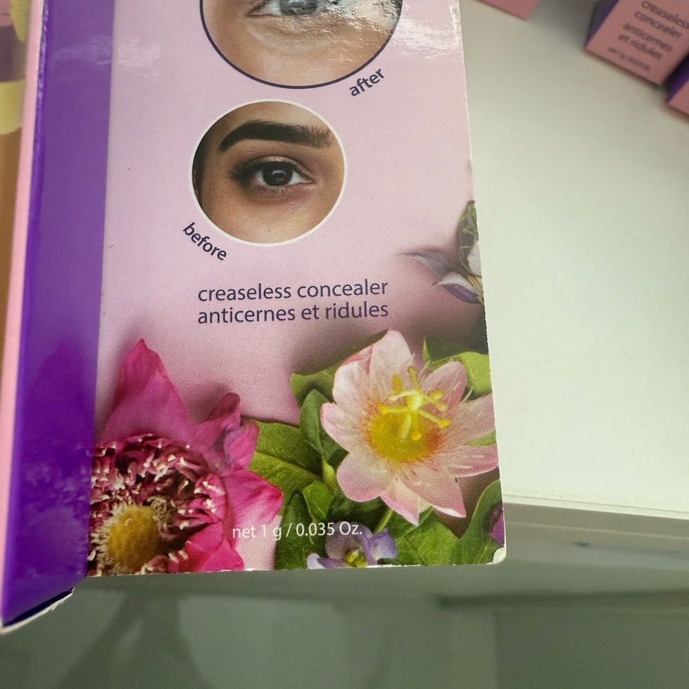 Tarte Creaseless Concealer - Picture 5 of 5